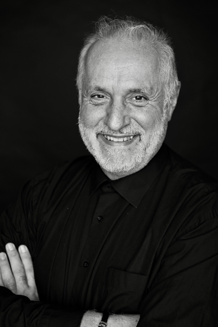 Günther Gall, lächelndes Schwarzweißporträt